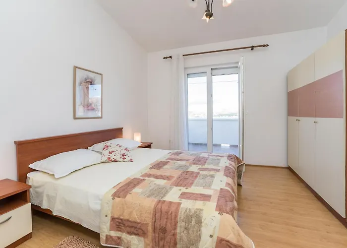 Awesome In Pag With Kitchen Апартаменты Паг