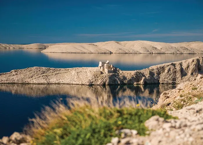 Awesome In Pag With Kitchen Паг