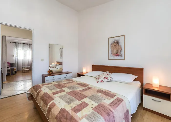 Awesome In Pag With Kitchen Апартаменты *