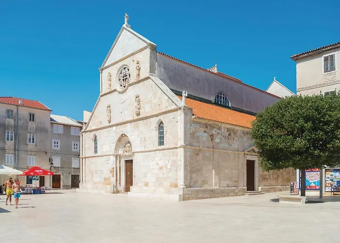 Awesome In Pag With Kitchen