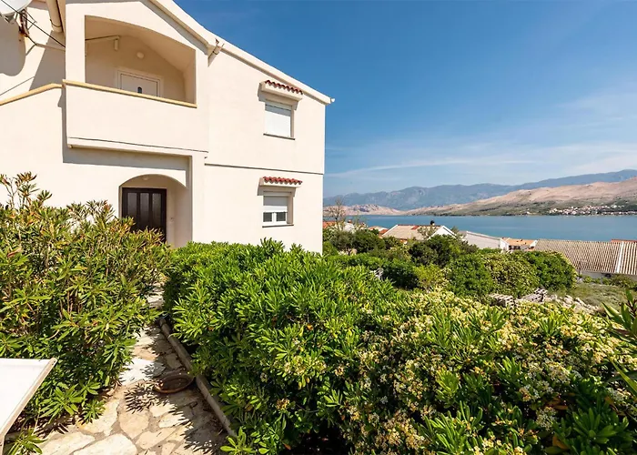 Awesome In Pag With Kitchen *