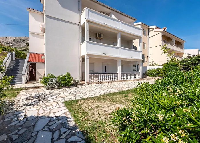 Awesome In Pag With Kitchen Паг