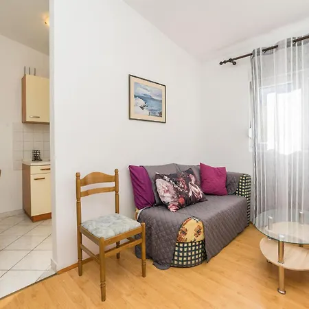 Awesome In Pag With Kitchen